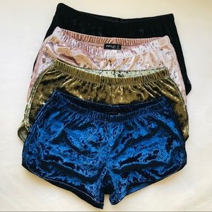 ❗️FINAL SALE❗️Velvet Hem Shorts ( M )